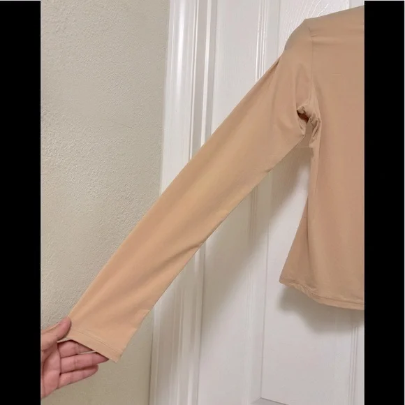 NWT SKIMS Fits Everybody Long Sleeve T-shirt in Clay - Picture 8 of 10